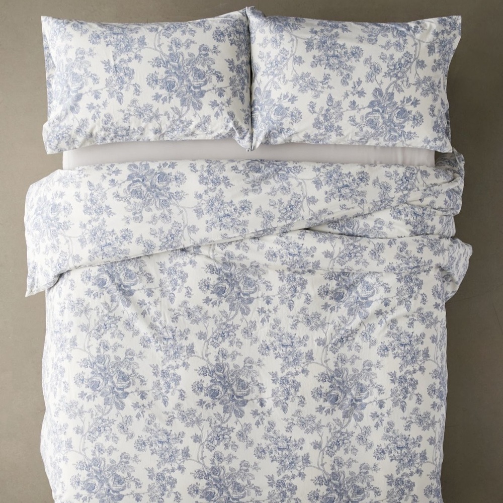 Urban Outfitters New Blue Toile Queen Duvet Cover